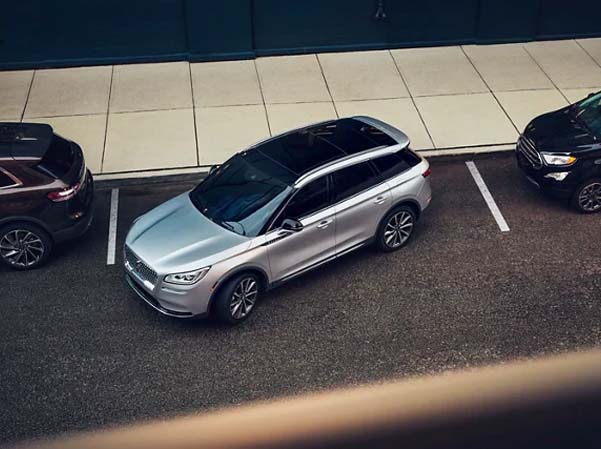 Lincoln Parking in a spot